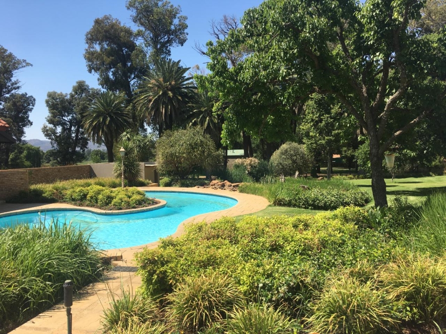 6 Bedroom Property for Sale in Remhoogte AH North West